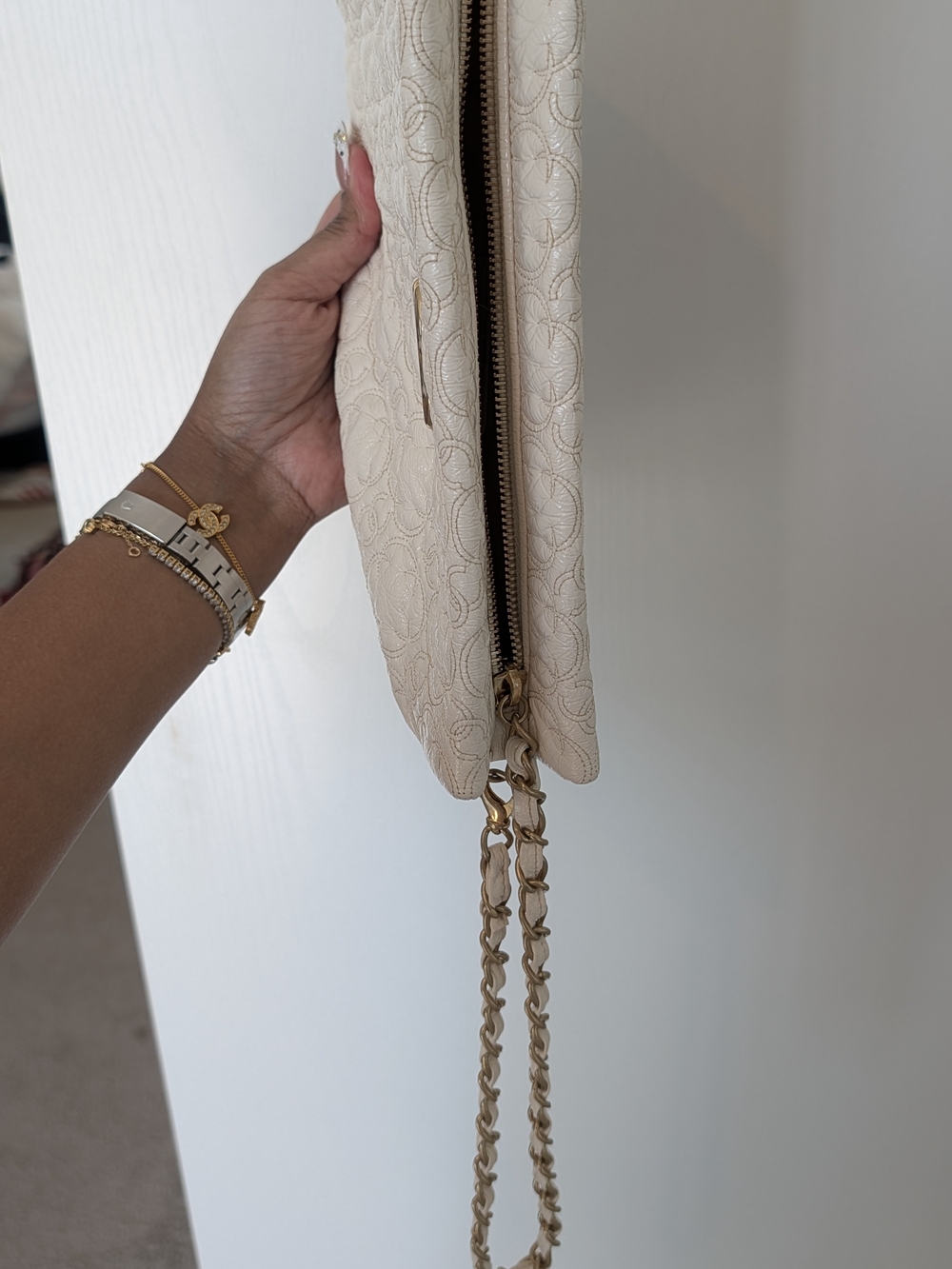 Chanel Camellia Stitched Leather Shoulder/Clutch Bag in Cream with Gold Hardware - Picture 10 of 13